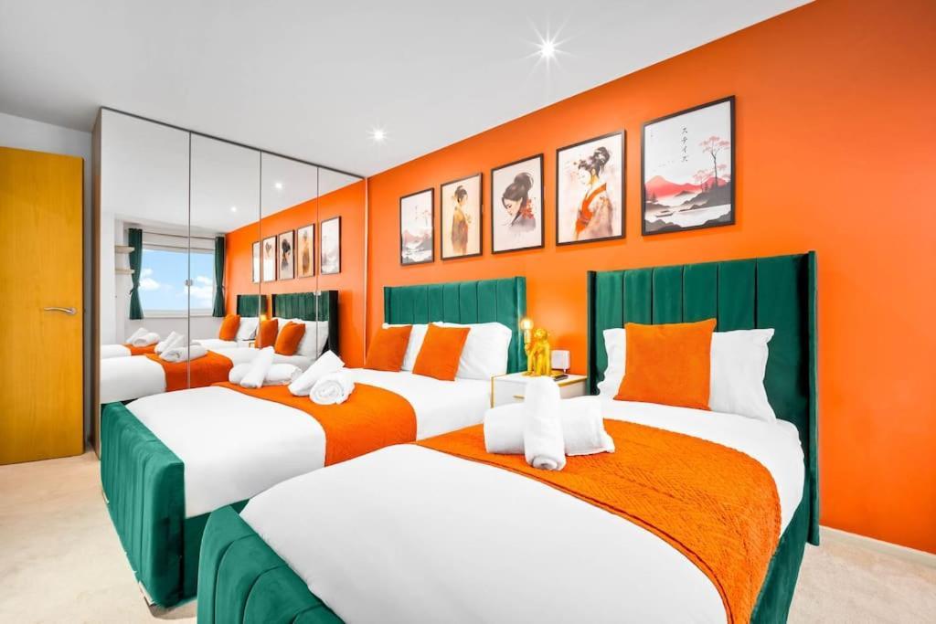 Top Floor City Centre Apartment - Sleeps 7 - 4 Beds - With Balcony And Parking - Smart Tv'S On Each Bedroom Wall - 5 Mins From Bullring, Selfridges, Moor Street Station - By Zena Stays Birmingham Extérieur photo