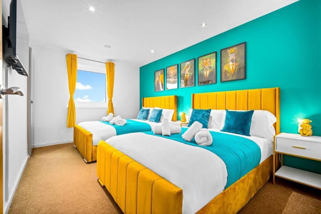 Top Floor City Centre Apartment - Sleeps 7 - 4 Beds - With Balcony And Parking - Smart Tv'S On Each Bedroom Wall - 5 Mins From Bullring, Selfridges, Moor Street Station - By Zena Stays Birmingham Extérieur photo