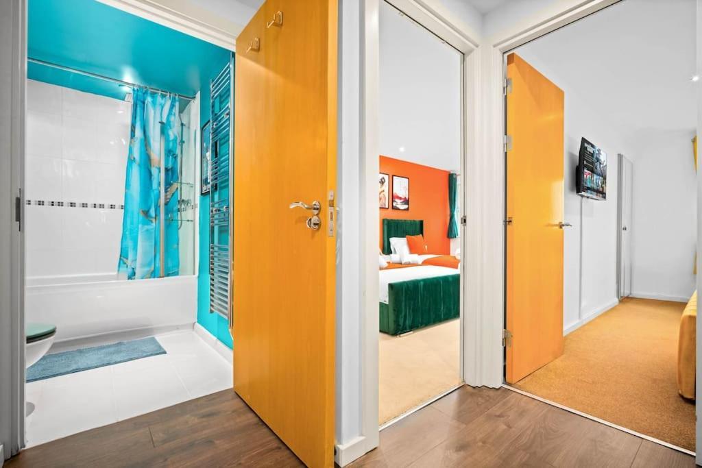Top Floor City Centre Apartment - Sleeps 7 - 4 Beds - With Balcony And Parking - Smart Tv'S On Each Bedroom Wall - 5 Mins From Bullring, Selfridges, Moor Street Station - By Zena Stays Birmingham Extérieur photo