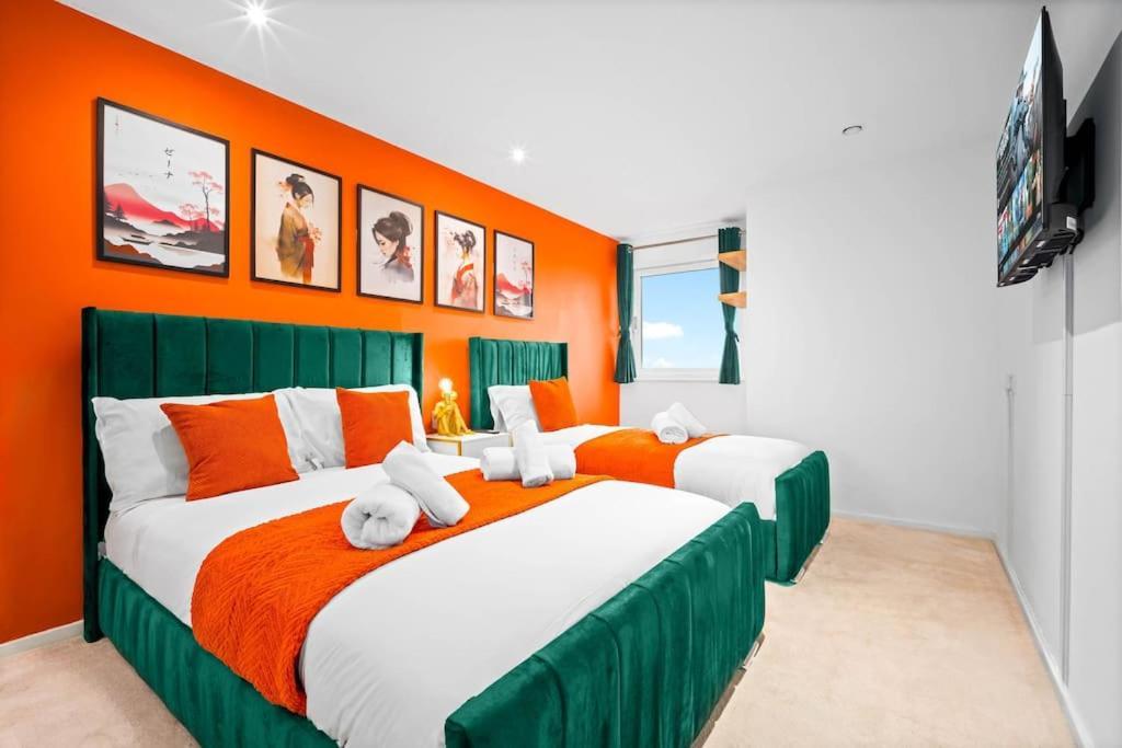 Top Floor City Centre Apartment - Sleeps 7 - 4 Beds - With Balcony And Parking - Smart Tv'S On Each Bedroom Wall - 5 Mins From Bullring, Selfridges, Moor Street Station - By Zena Stays Birmingham Extérieur photo